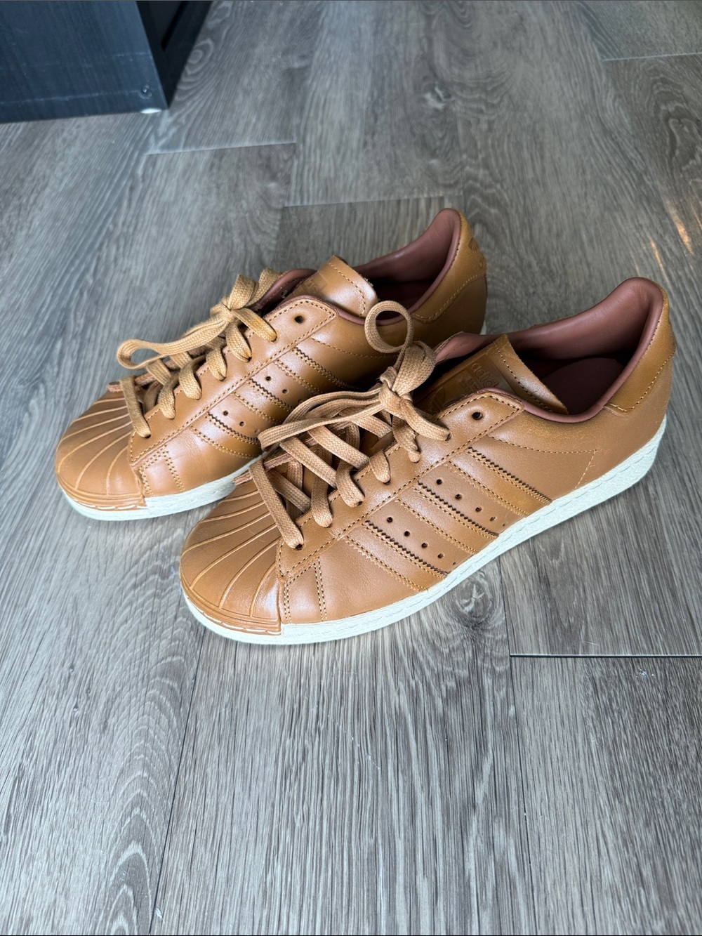 adidas Men’s Tan Leather Shell-Toe Sneakers